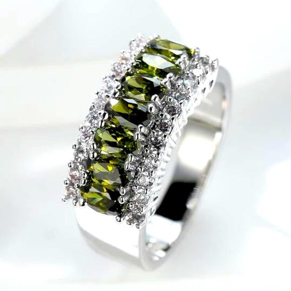 Sterling Silver Cubic Zirconia Ring - Picture 1 of 8